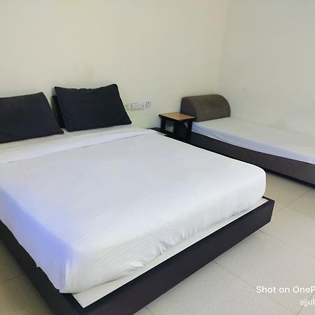 Hotel Sun N Step Club 阿穆达巴 外观 照片