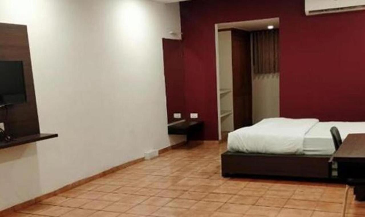 Hotel Sun N Step Club 阿穆达巴 外观 照片
