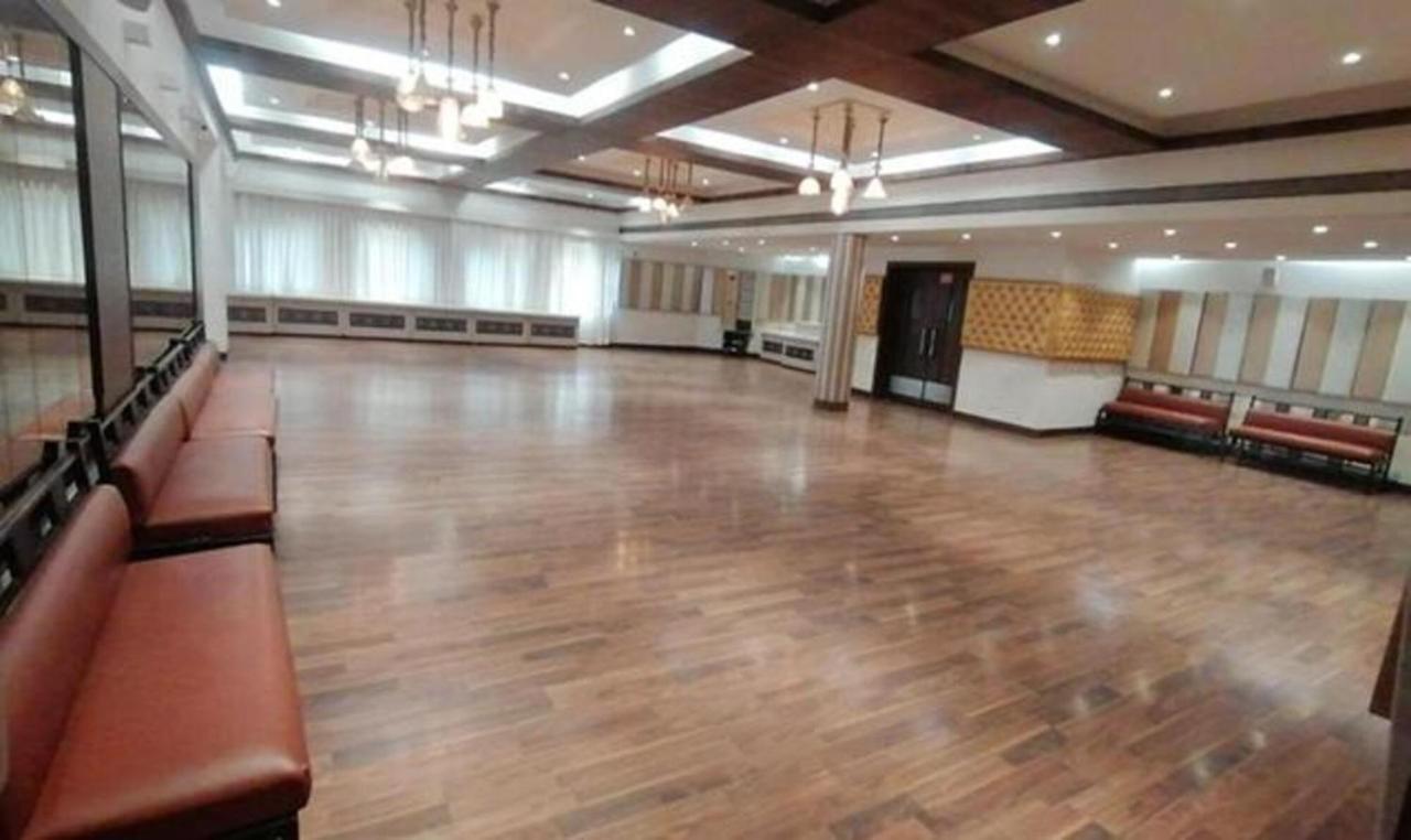 Hotel Sun N Step Club 阿穆达巴 外观 照片