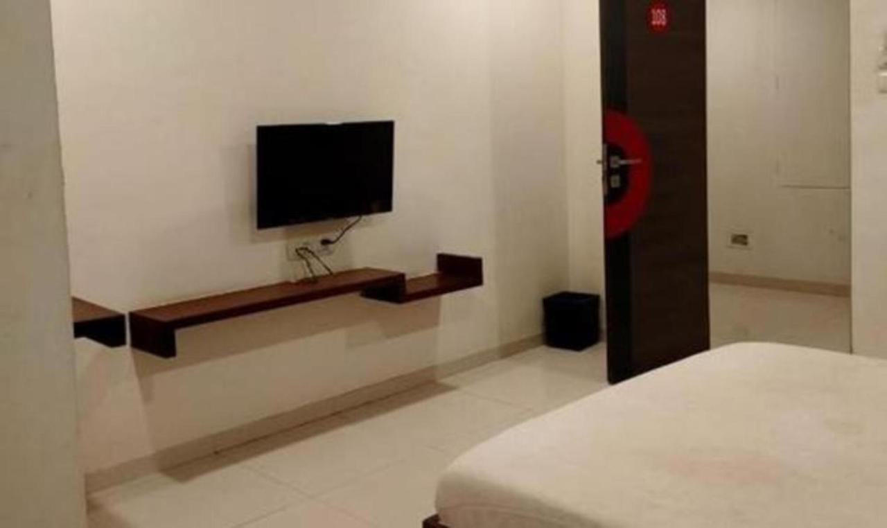 Hotel Sun N Step Club 阿穆达巴 外观 照片