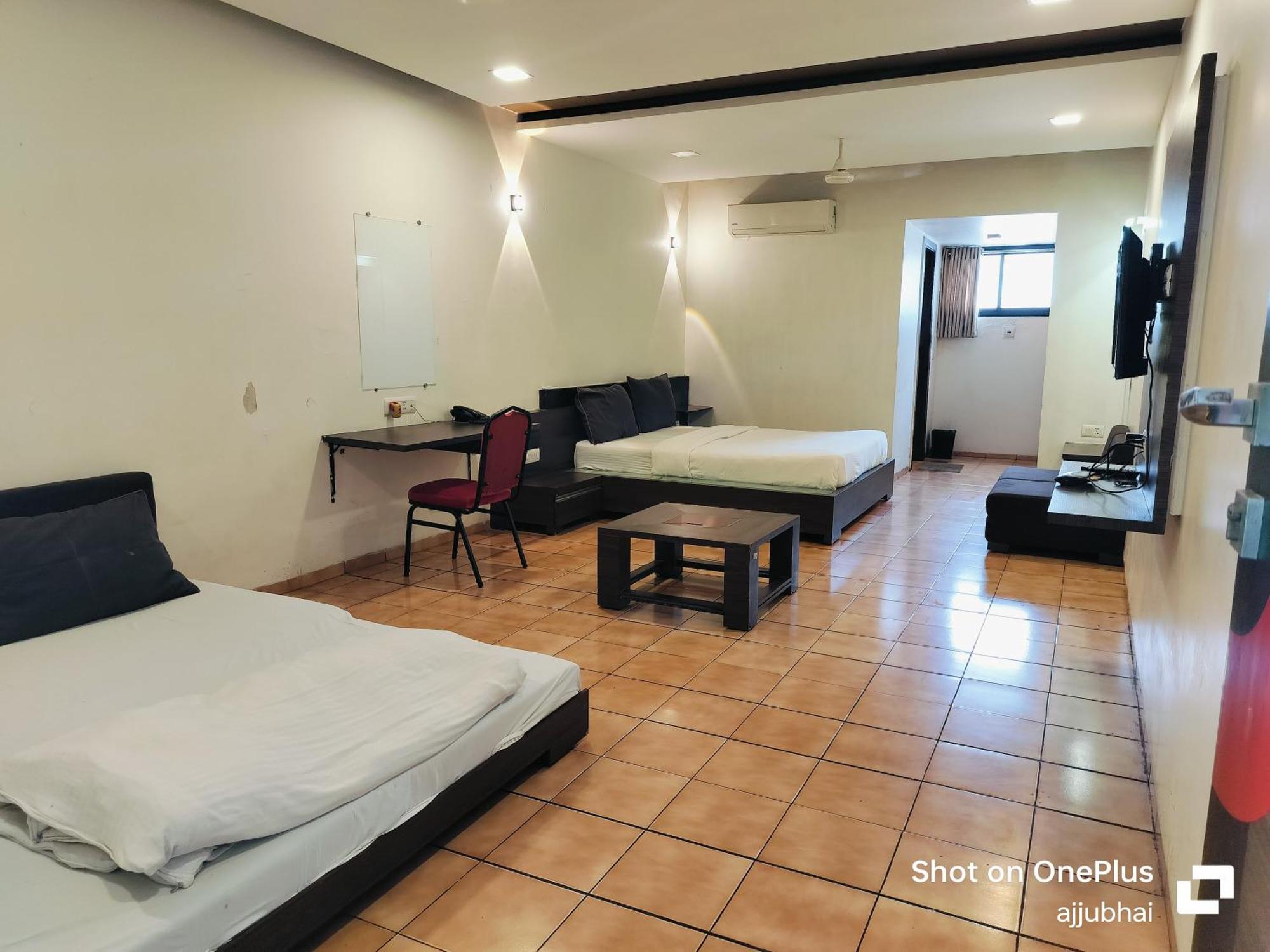 Hotel Sun N Step Club 阿穆达巴 外观 照片